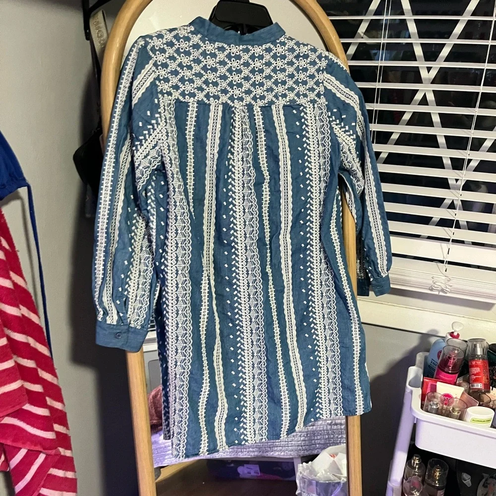 Zara Denim Blue Top with White Embroidery - Picture 2 of 3